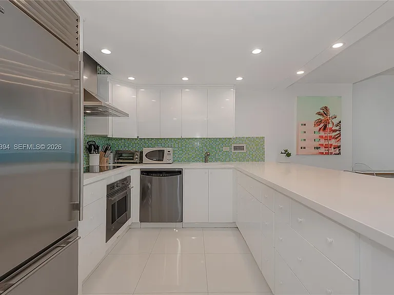 2301 Collins Ave #1538 — Photo 15