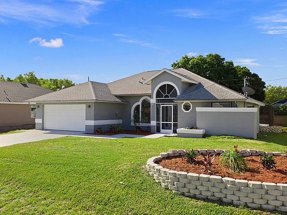 Home For Sale In Port Saint Lucie
