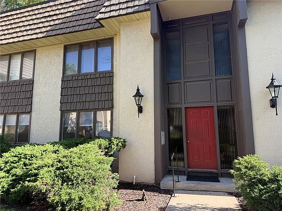 2nd image of 472 W 104th St Unit A