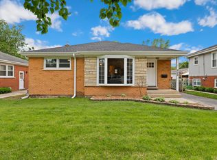 826 N Vail Ave, Arlington Heights, IL 60004