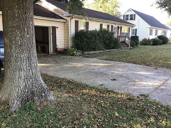 3rd image of 221 Tred Avon Ave