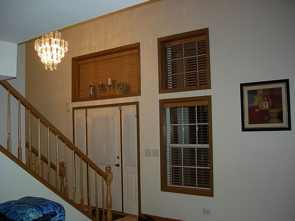 4th image of 135 Sussex Ct