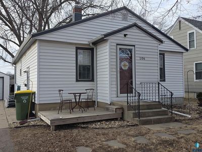 106 8th Ave SW, Pipestone, MN, 56164