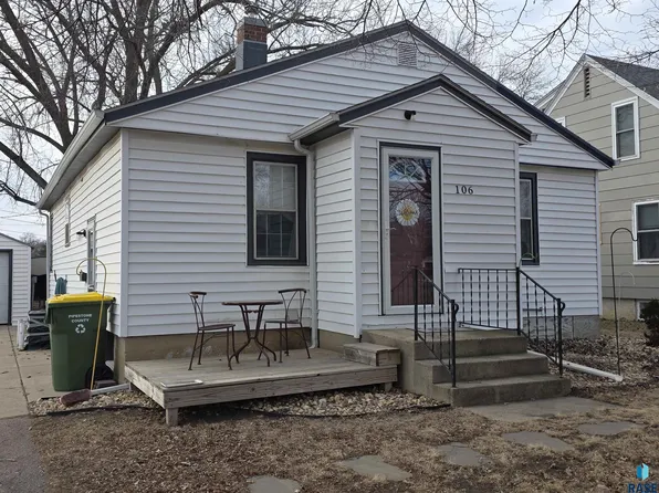 106 8th Ave SW, Pipestone, MN 56164