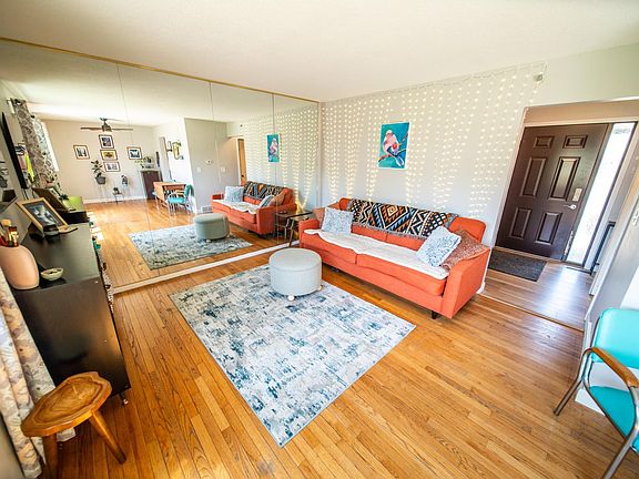 5th image of 4031 18th Ave NW