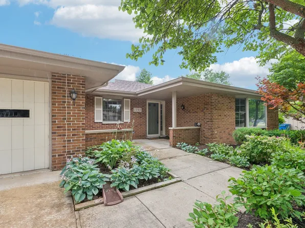 1193 Lynnfield Ln, Bartlett, IL 60103