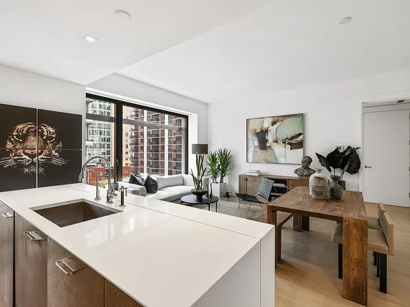 301 E 50th St APT 8A, New York, NY 10022