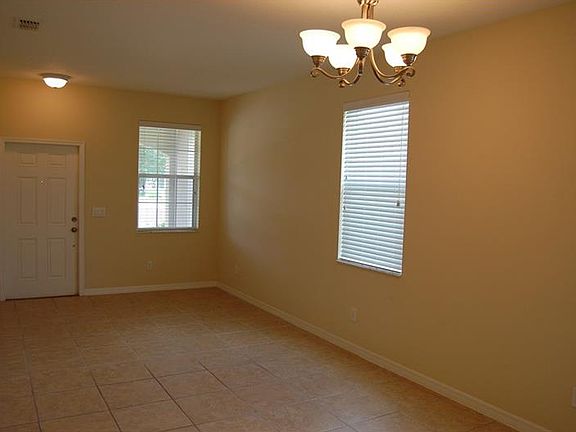 4th image of 10883 Savannah Landing Cir