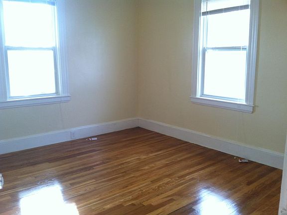 3rd image of 21 Grafton Ave