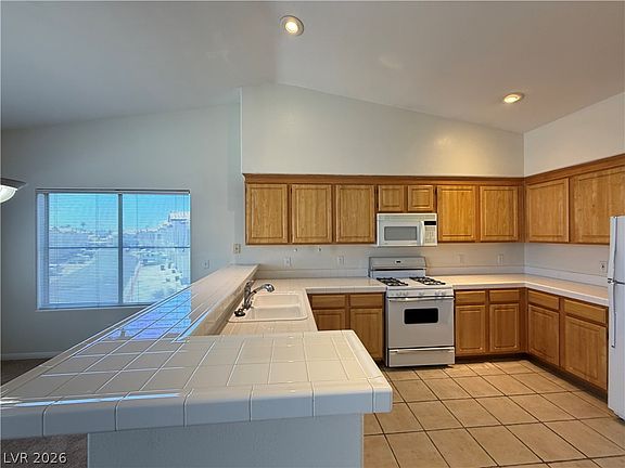 5th image of 4901 Black Bear Rd Unit 202
