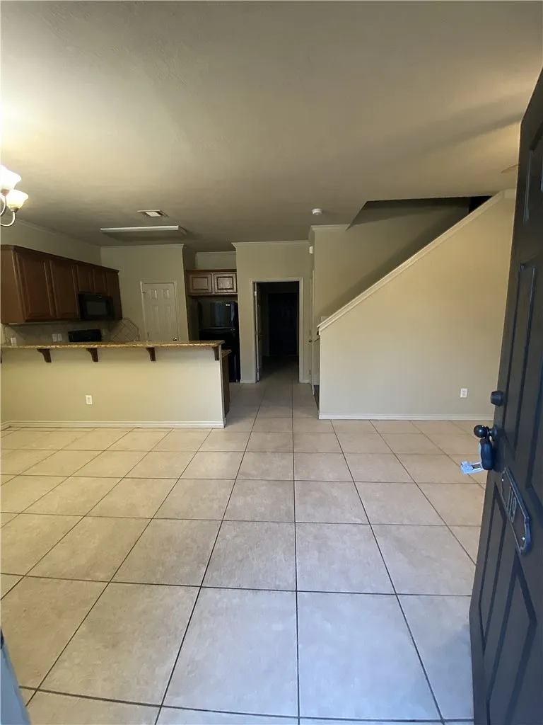 4 bed, 1496 sqft, $2,000 — Photo 2