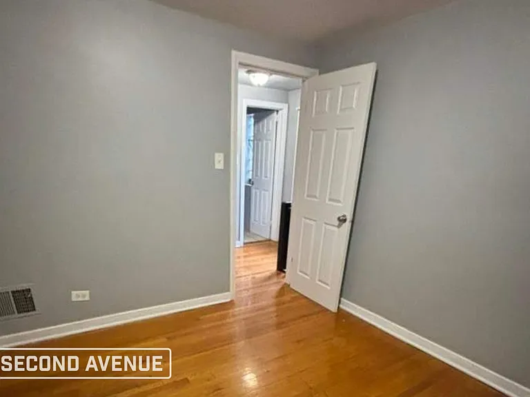 8925 S Laflin St — Photo 13