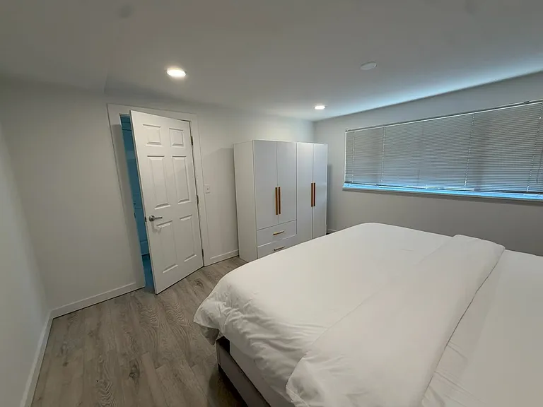 Upstairs king bed