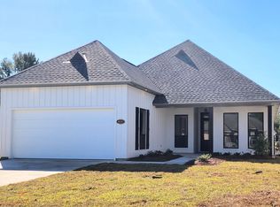 41047 Garden Ct, Gonzales, LA 70737