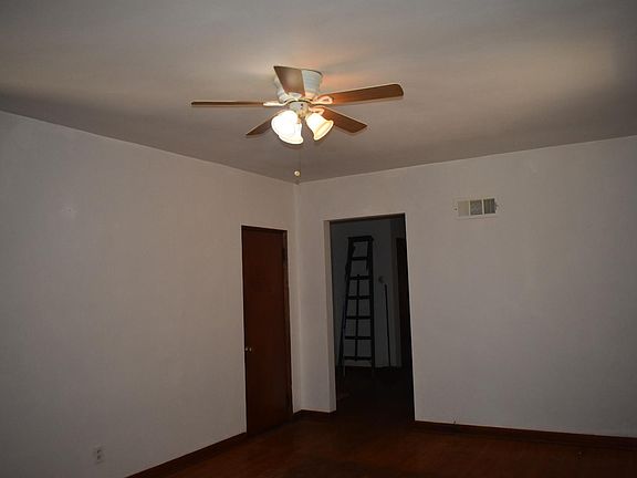 2nd image of 4993 Mardel Ave