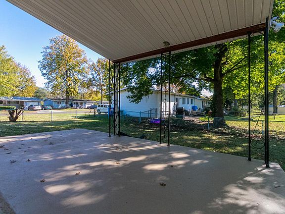 5th image of 38 Manor Dr