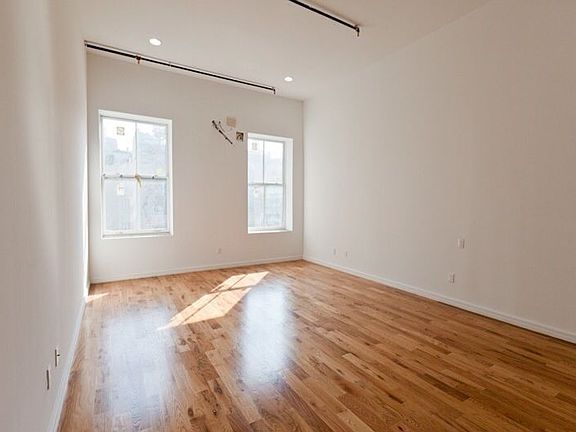 3rd image of 365 Canal St APT 2