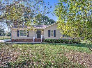 2114 Lampglow Ct, Gastonia, NC 28056