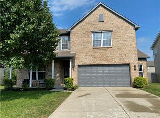 6219 N Woods Edge Dr, McCordsville, IN 46055