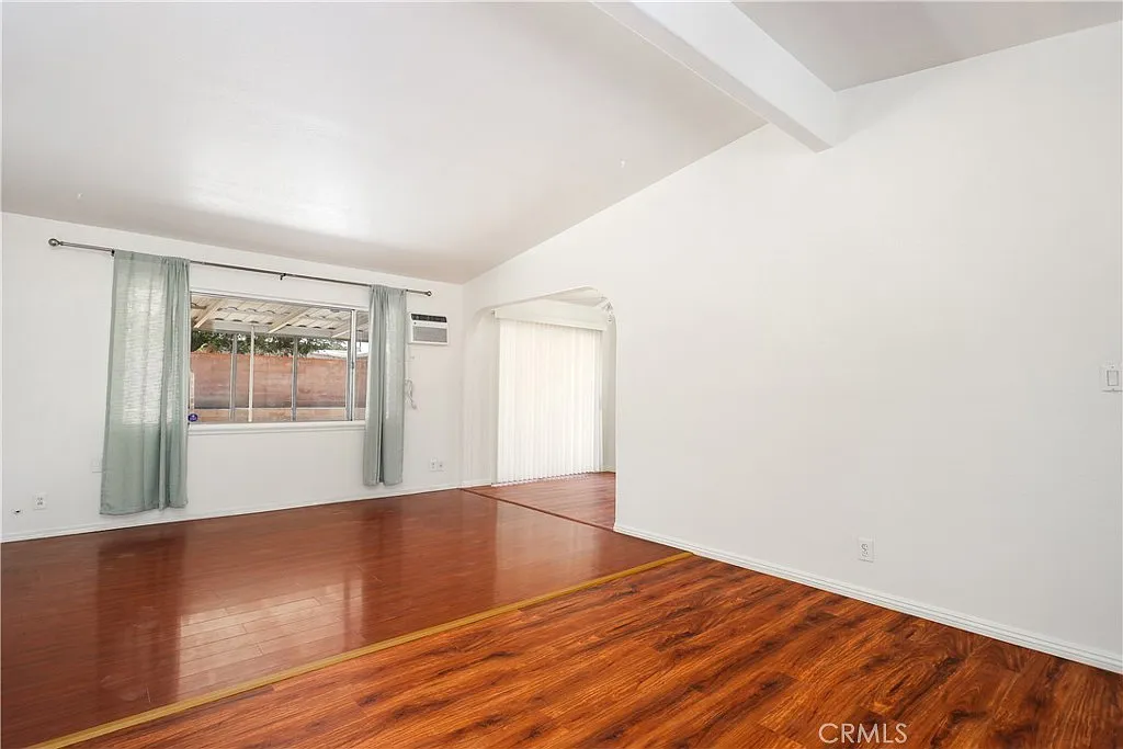 3 bed, 1167 sqft, $2,446 — Photo 4