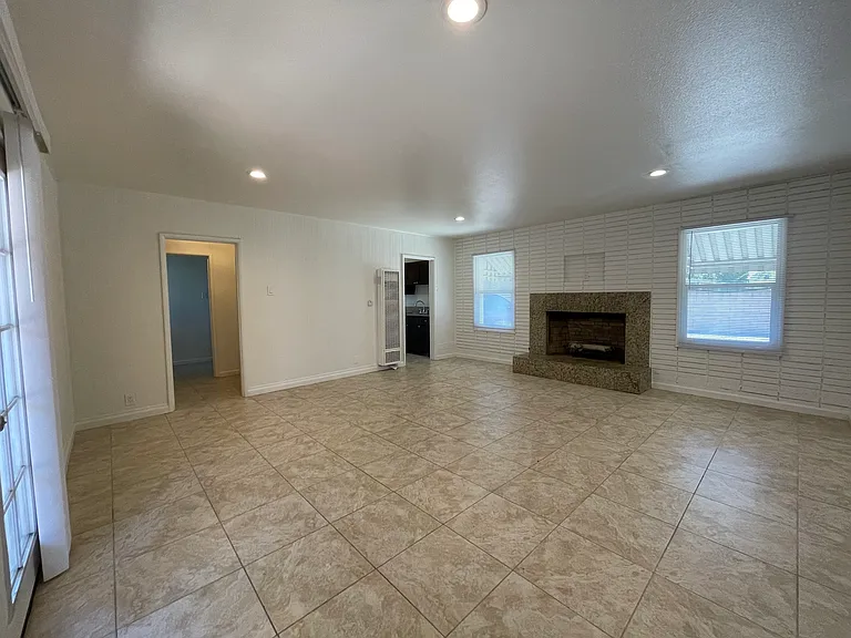 4285 1/2 Mobley Ave — Photo 29