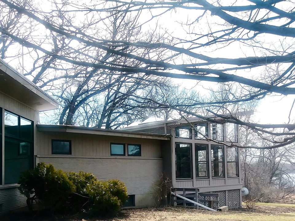 1st image of 488 E Lake Shore Dr