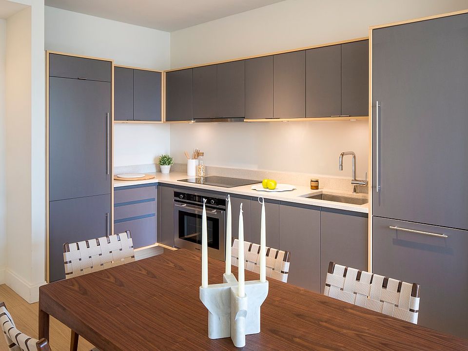 1st image of 10 City Pt APT 39G