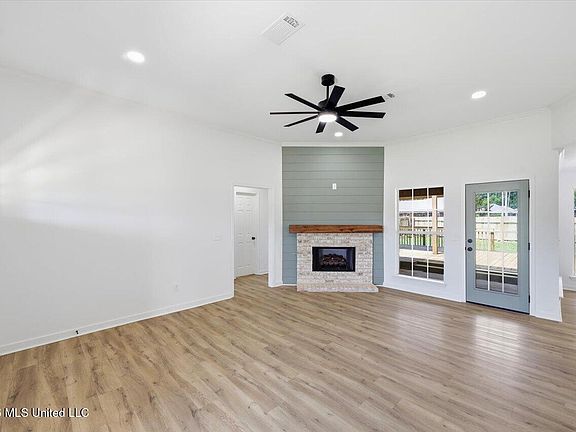 5th image of 605 Suncrest Cv