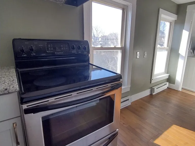 235 Pleasant St #3 — Photo 6