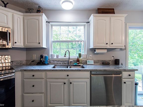 5th image of 5858 Churchill Way