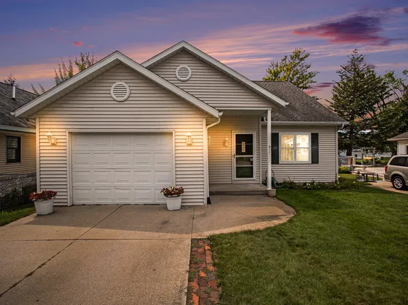 611 E Shore Dr, Battle Creek, MI 49017