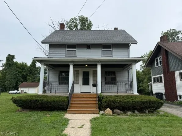 379 Homewood Ave SE, Warren, OH 44483