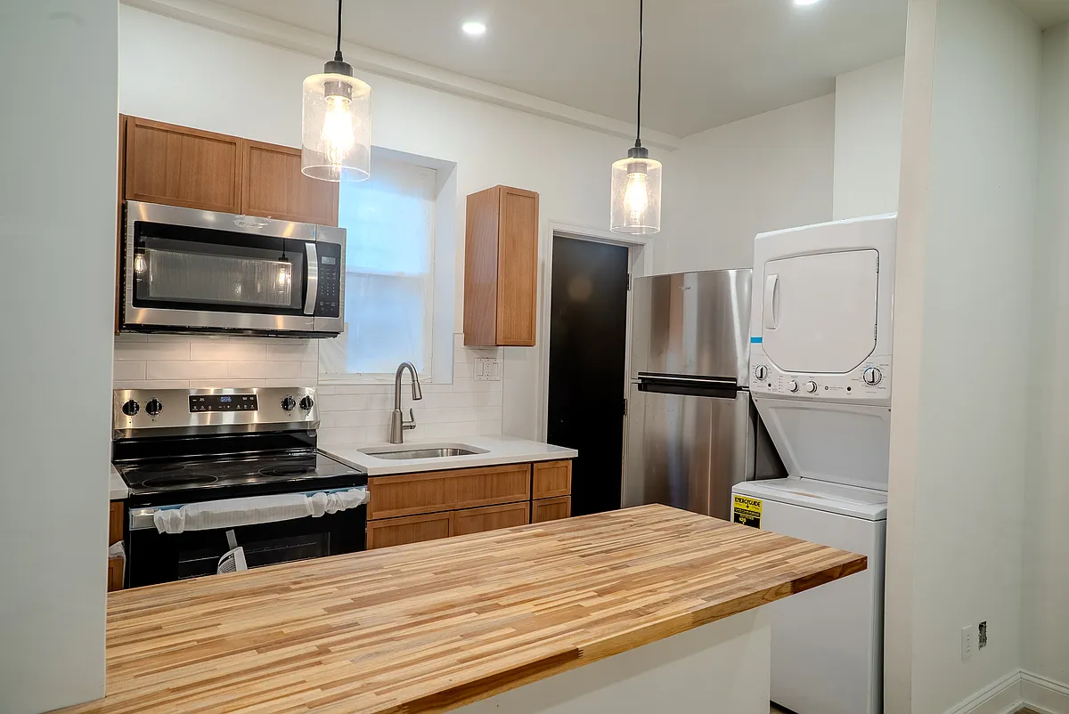 Building Photo - 6131 W Jefferson St #1