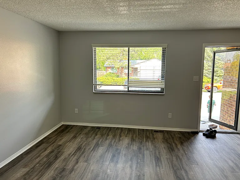 1397 Yank St — Photo 2