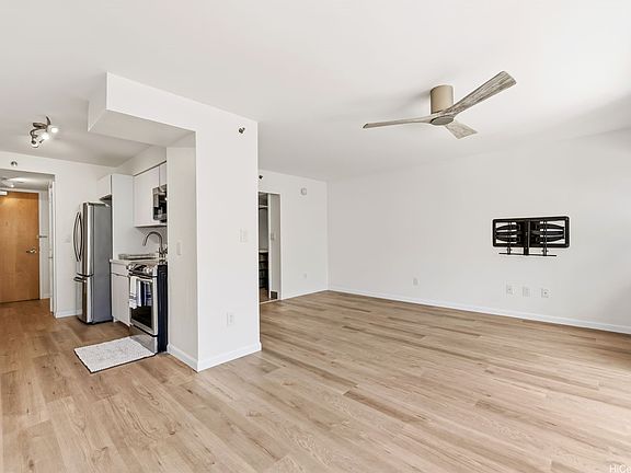 4th image of 545 Queen St APT 543