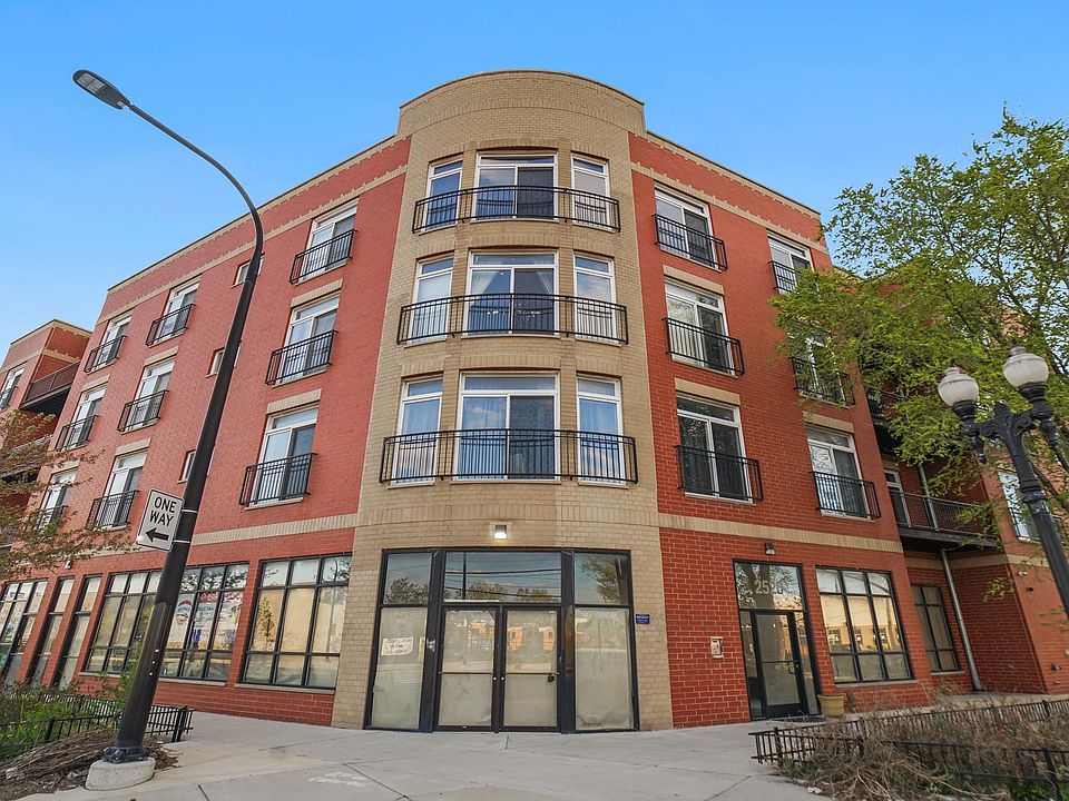 1st image of 2520 S Oakley Ave Unit 305