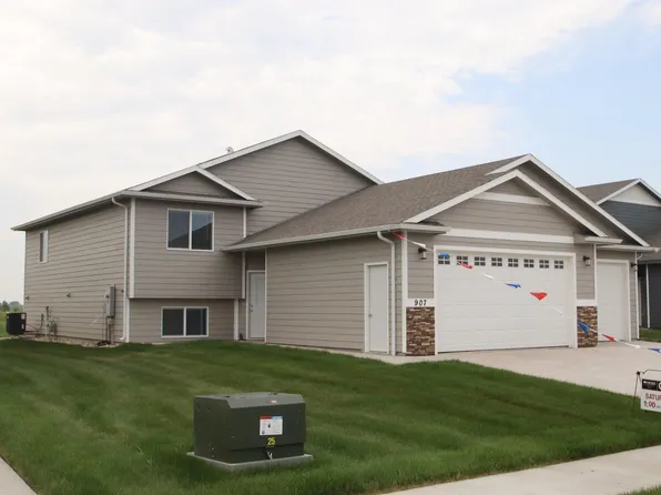 907 Birch St, Harrisburg, SD 57032