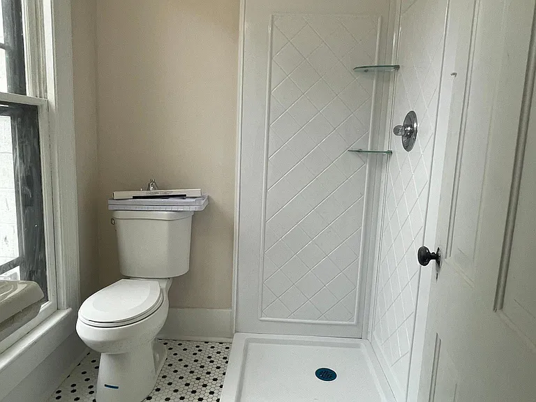 1404 Hannah Ave — Photo 6