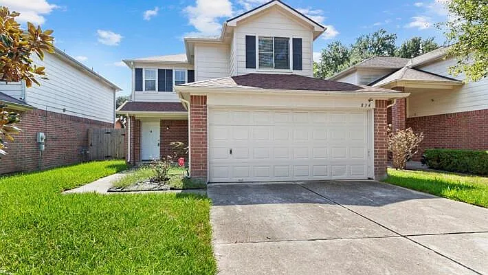 4 bed, 2.5 bath, 1696 sqft, $2,200 — Photo 2