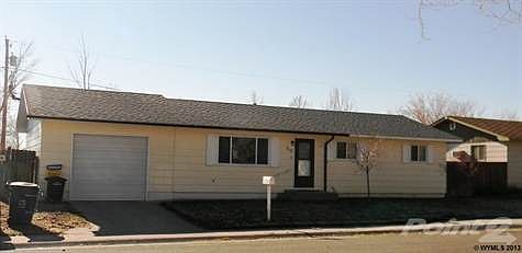 1st image of 315 Kinnikinnick Dr