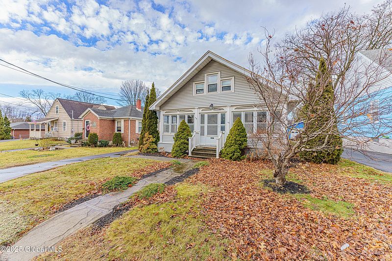 5th image of 46 Hillcrest Avenue