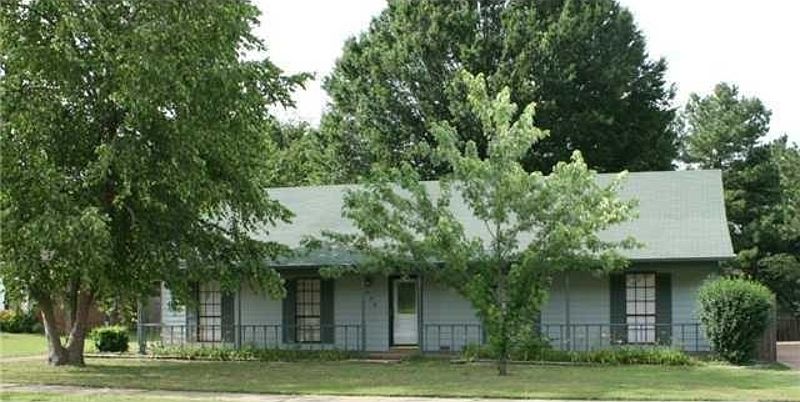 1st image of 8066 Kerry Dr