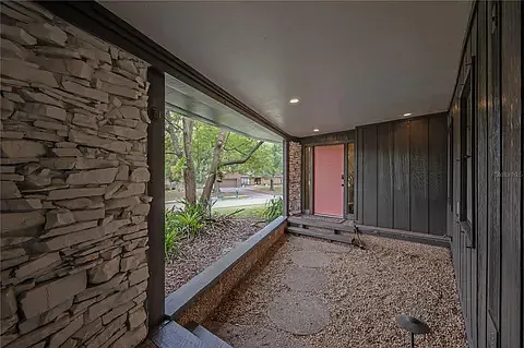 3 bed, 1350 sqft, $3,000 — Photo 4