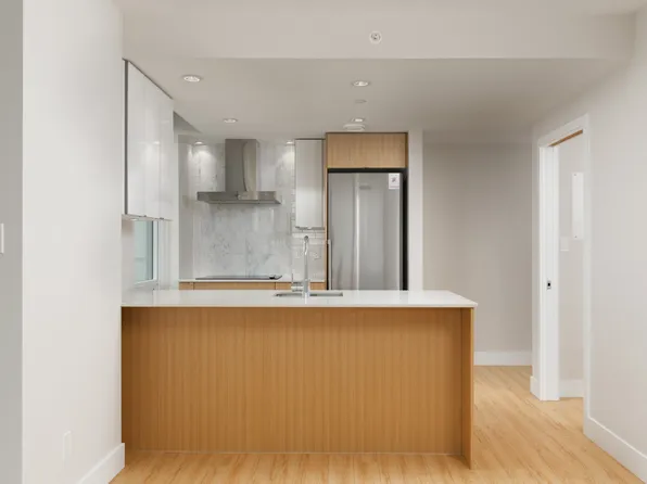 159 W 2nd Ave #803, Vancouver, BC V5Y 0L8