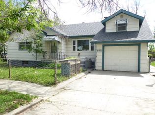 810 1st St W, Roundup, MT 59072