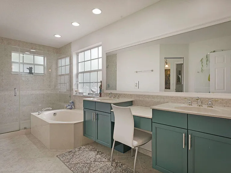 9061 Dupont Pl — Photo 21