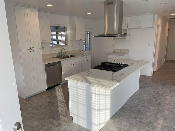 5th image of 708 Ashcomb Dr