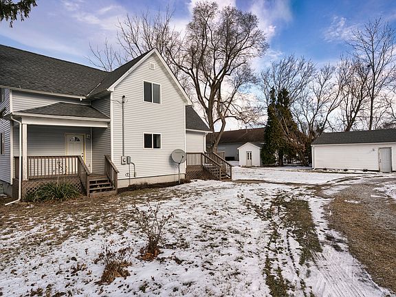 2nd image of 105 S Kimball St