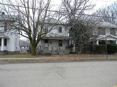 412 Charles St photo 1