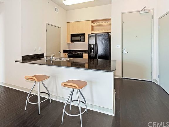 5th image of 488 E Ocean Blvd Unit 1001
